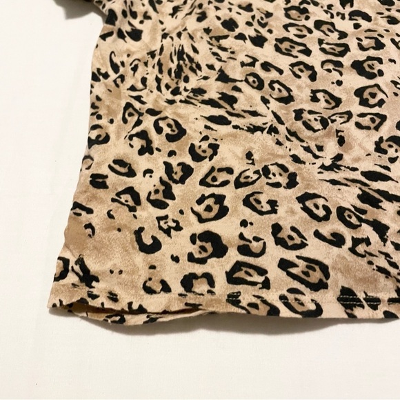 Hollister Leopard Twisted Square Boxy Crop Baby Tee Womens Size Small - Picture 15 of 16